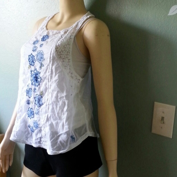 New- The ILANA Floral Top - Picture 2 of 4